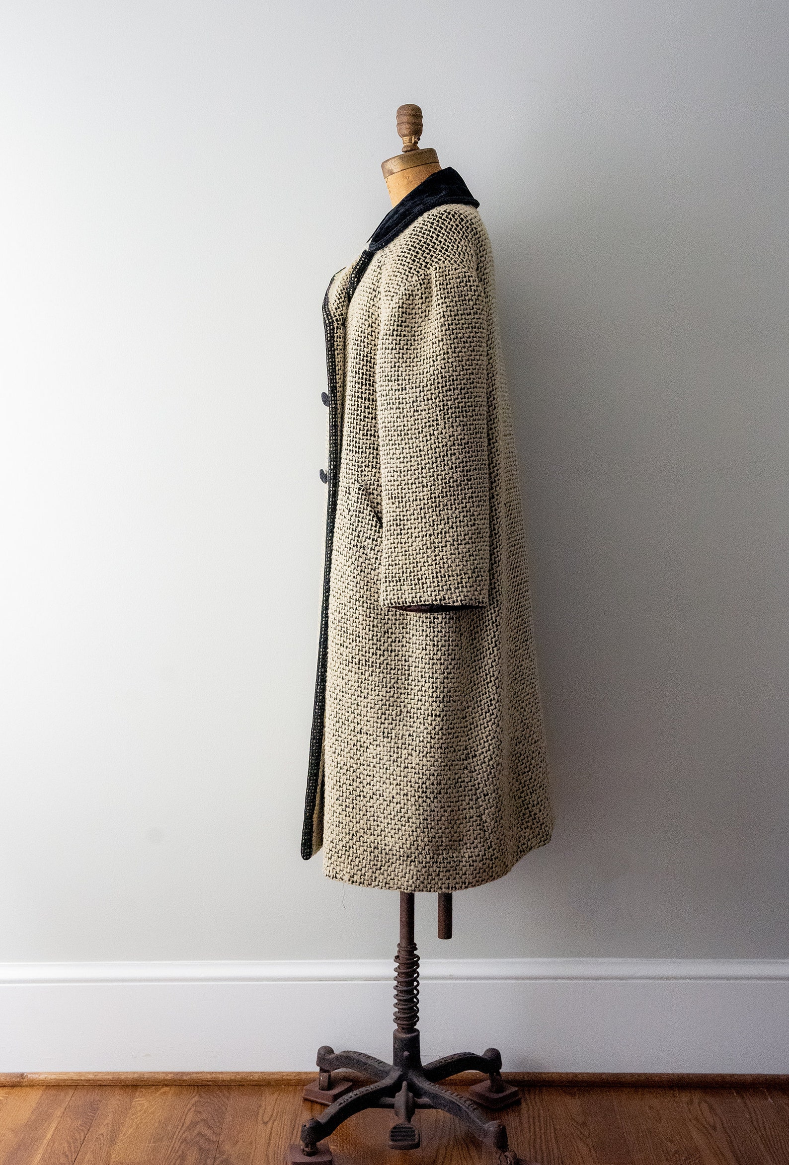 Small 1950s Cream Winter Coat