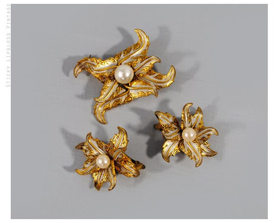 1960's vintage gold pin set. 60s floral earrings.… - image 5