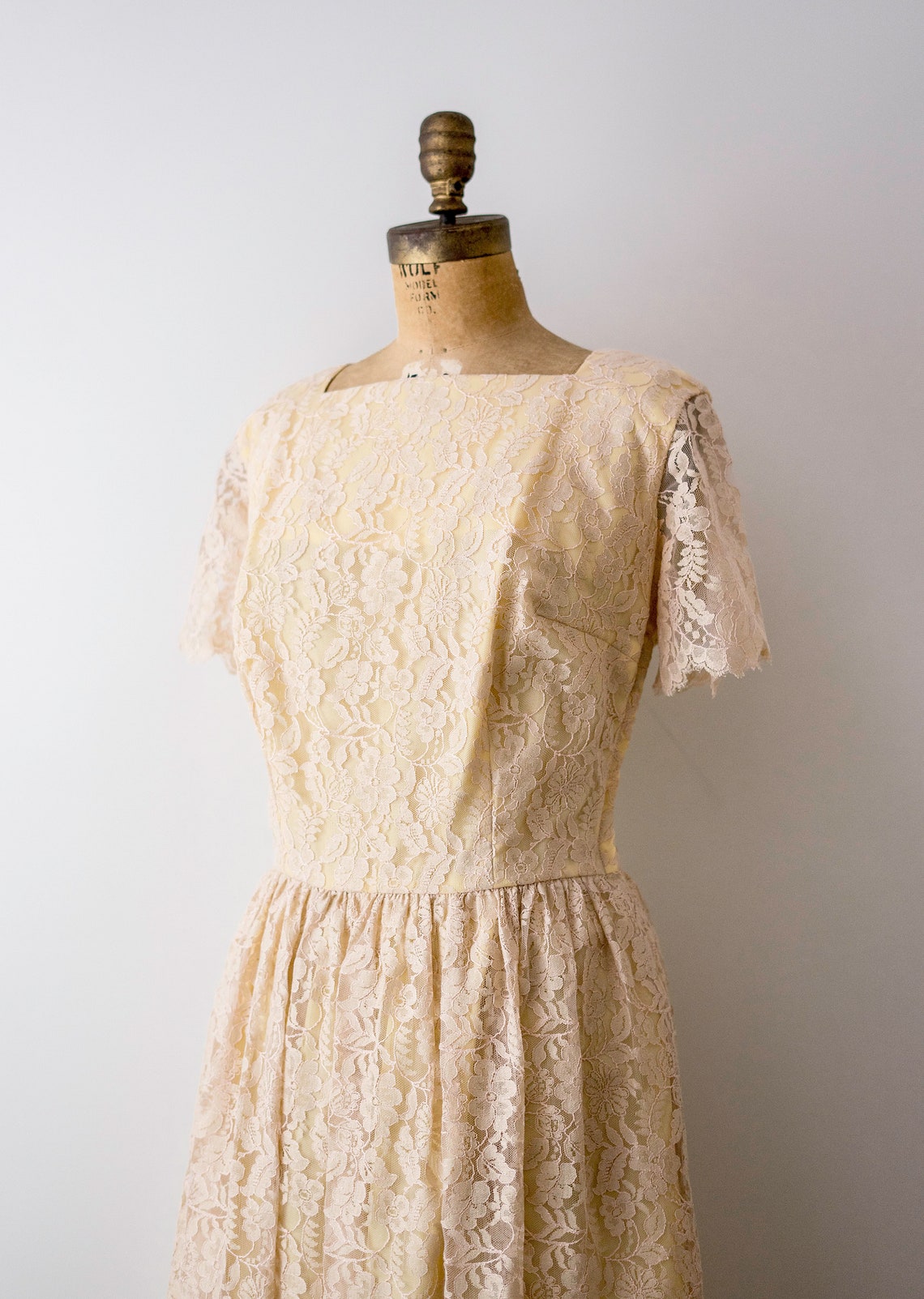 Vintage 50 Lace Dress. 1950s Champagne Dress. Full Skirt. | Etsy