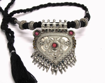 Vintage Indian Amulet Necklace, Flowering Tree of Life Pendant, Old Rajasthani Amulet, High Grade Silver Beads, Amulet 58 Grams (2.0oz)