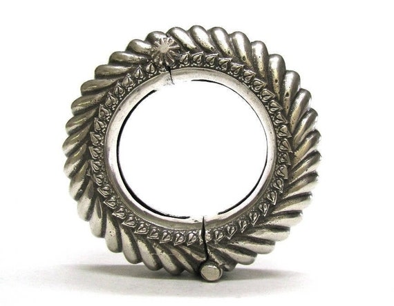 One Of The Heaviest Vintage Native American Navajo Solid Sterling Silver Bracelet- 223 Grams! One Of The Heaviest Vintage Native American Navajo Solid Sterling Silver Bracelet- 223 Grams!