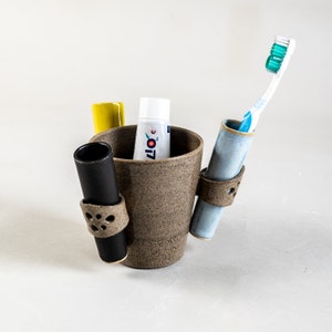 Toothbrush holder