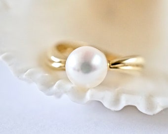 Pearl Ring 14k, Curved Pearl Solitaire Ring