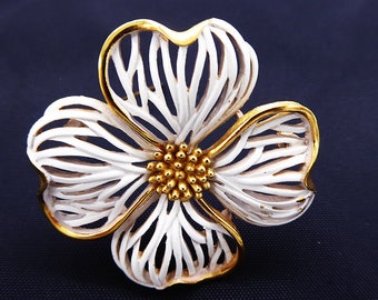 Trifari Yellow White Enamel Flower Brooch Earring Set