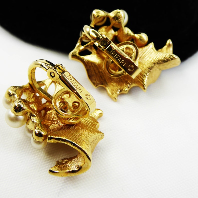 Vintage 1950s 1960s, Signed Trifari Fall Leaves Clip on Earrings Classic Brushed Gold Tone Curled Leaf with Faux Pearl Beads