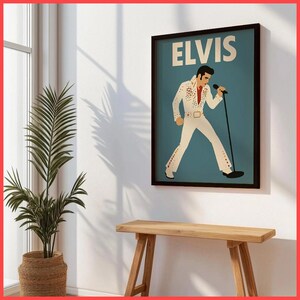 Elvis singender Wand-Kunstdruck | Gerahmtes Poster / Leinwand | Kunstvolles Kunstwerk der Musiklegende, Retro-Rock-&-Roll-Dekor, gerahmte Vintage-Mikrofonszene