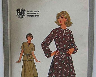 Vintage 70's Misses's Dress or 2 Piece Dress and Tie Belt, Top and Skirt Simplicity 8666 Sewing Pattern UNCUT Size 14 1/2, Look Slimmer