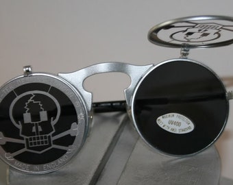 Gafas de sol redondas abatibles, gafas de sol de disfraces piratas, gafas de sol de calavera de Halloween, gafas de sol vintage Hi Tek Alexander Steampunk Goth flip ups