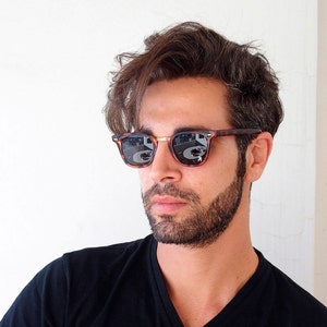 NOS années 1980 vintage lunettes de soleil rétro rectangulaires en plastique et en métal cadre hommes lunettes de soleil cadre tortue cadre objectif de fumée Salut Tek Junior