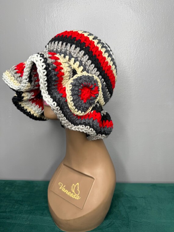 Vintage Crochet Ruffle Hat - Etsy display picture 1