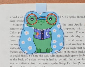 Frog Reading Book Magnetic Bookmark: Glossy Laminated Double Sided, Book Lover Gift, Cozy Gift, Cute Frog