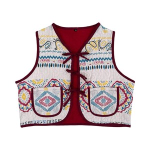 Chaleco acolchado mediano con estampado de colores primarios retrabajado