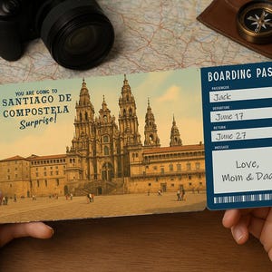 Carta d'imbarco per viaggio a sorpresa: biglietto di viaggio stampabile per SANTIAGO DE COMPOSTELA | Scarica PDF modificabile