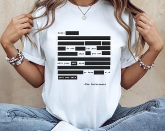 ブラックアウト編集ファイルTシャツ、政治皮肉シャツ、Bella Canvas®