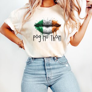 Comfort Colors Póg Mo Thóin Lips T-Shirt, Irish Flag Paint Splatter Graphic Tee