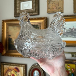 Vintage-style Clear Glass Hen on Nest Dish Chicken Covered Candy Dish