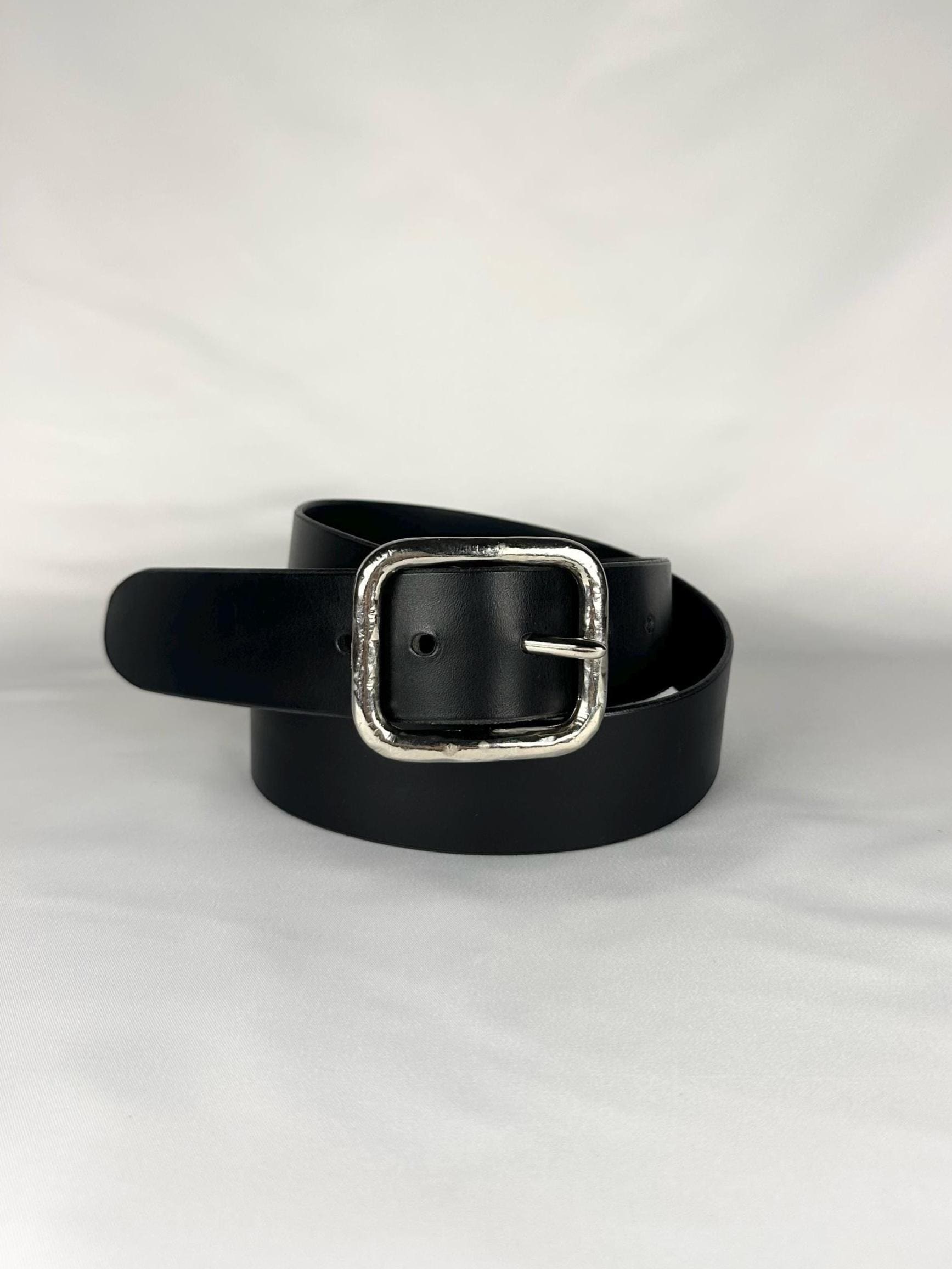 The Silver Square Buckle in Black - Handmade Leather Belt  display picture 2