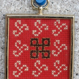 Cross-stitch Celtic Designs Ornament in Goldtone Frame