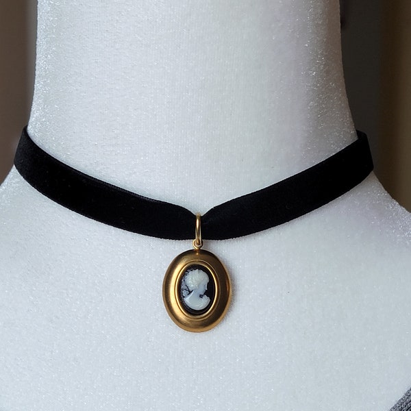 Cameo Choker - Etsy