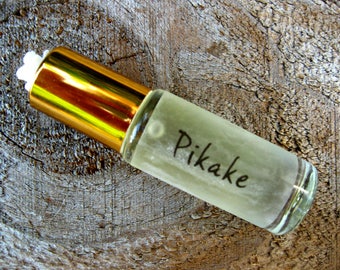 PIKAKE MINI PERFUME (Hawaiian Jasmine). Custom-Blended Roll-on Perfume. Contains Pikake Essential Oil and Fragrance. 1/6 fl oz (5 ml).