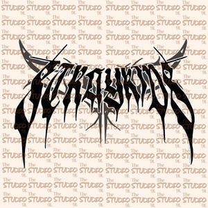 Może przedstawiać: Czarno-biały projekt graficzny z napisem "SKULLKRUSHER" w kroju gotyckim z efektem kapania.