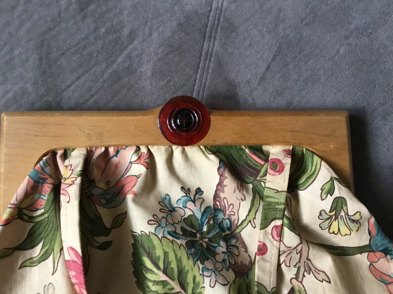 Vintage Purse with Wooden Handles Large Floral Print BarkCloth Look Sweet Vintage Fun Purse Big Button Closure Boho Shabby Chic image 3