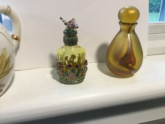 Perfume with butterfly on top new arrivals