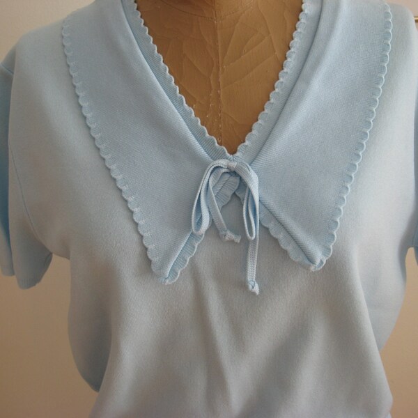 70's Blouse / Dressy Shell / NWT Top / Cute Neckline / Vintage Nylon Shell / Made in USA / NOS Size 38 / Pale Blue Top