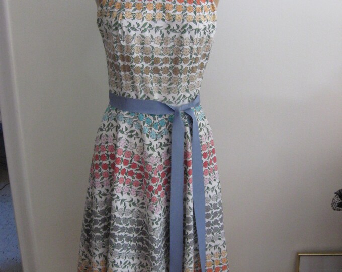 50's Summer Sundress / Big Skirt / Multicolored Floral Print