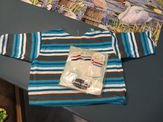 VTG Kids T shirt and Deadstock Socks Blue Striped… - image 1