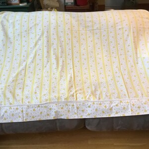 Draps fleuris vintage JC Penney, roses jaunes sur fond blanc, 2 parures de lit en percale pour lit simple, tissu cottagecore à recycler image 3