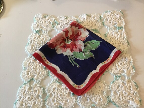 VTG Hanky And Crochet piece Vintage Linens Floral… - image 2