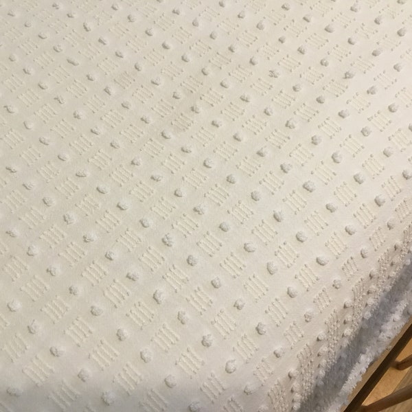 VTG Bedspread Morgan Jones Label White Mini Chenille Tufts or Pops All over Bedspread  Made in USA Twin Small Tufted Pattern White Spread