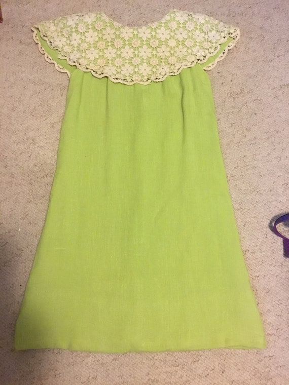 60’s Shift Dress Lime Green Dress with Big Lacey … - image 3