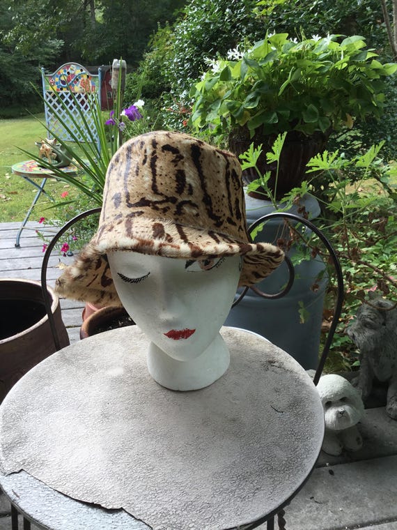 Patterned Fur Hat Stamped Pattern Leopard Look Ru… - image 8