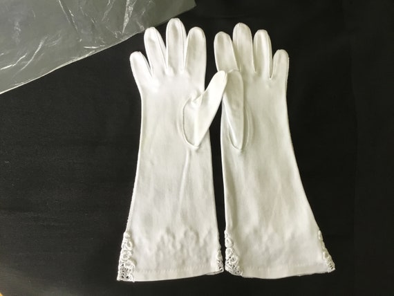 VTG Cotton Gloves with Sweet Embroidery Detail Vi… - image 5