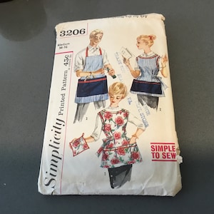 Apron Pattern Simplicity 3206 Vintage Pattern Apron for Him or Her Big Pockets Madmen at home Make Your Own Apron Medium 14 16