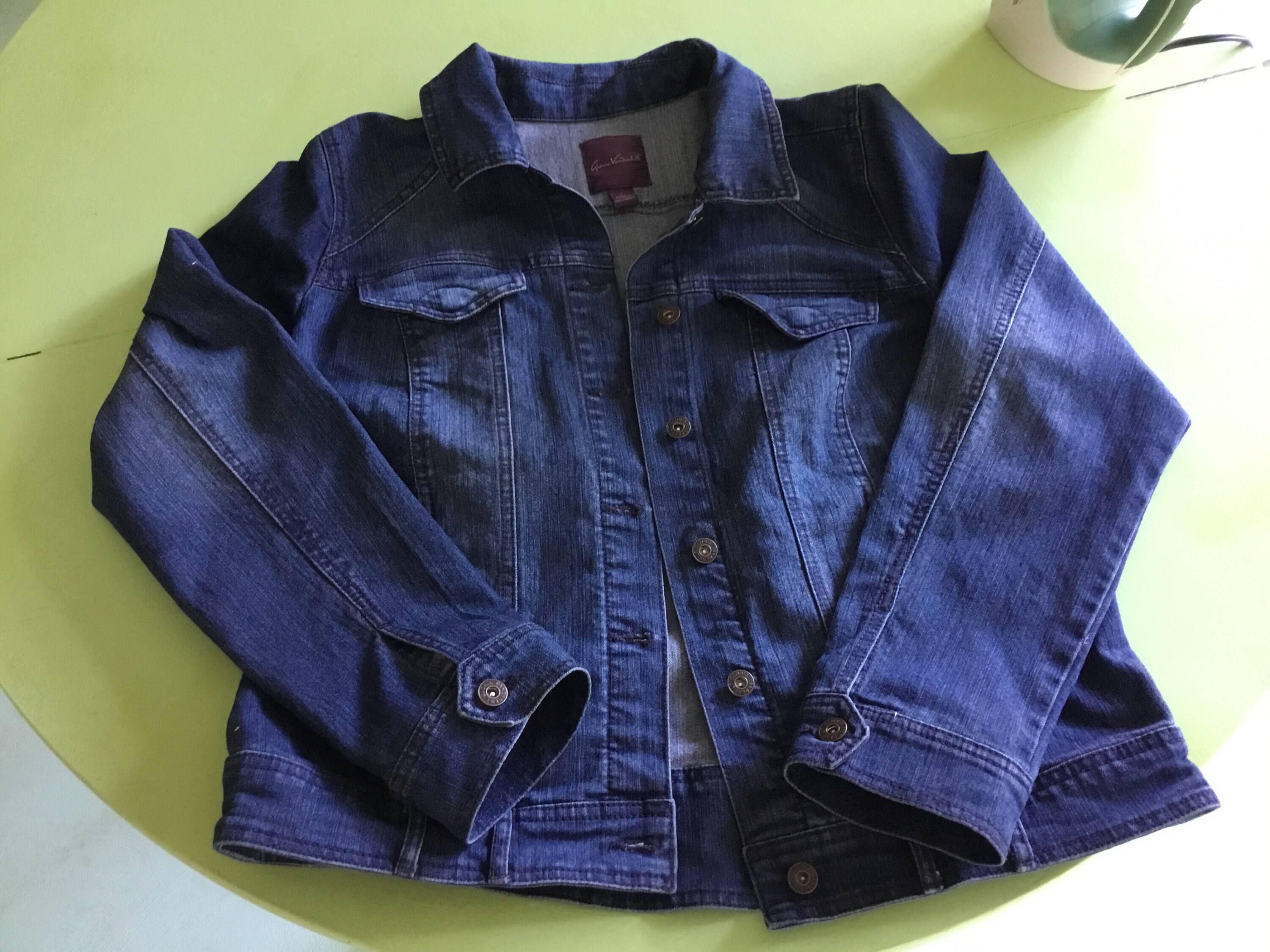 Denim Jacket 90's Jean Jacket Metal Buttons Gloria VANDERBILT Label Up and Down Stiching Size Large Boho Hippie Rock N Roll 4 Pocket Front