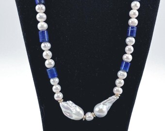 Schmuckset aus Lapislazuli-Barockperlen: Halskette, Armband, Ohrringe