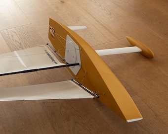 3D Printed RC Yacht RS1000