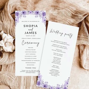 Könnte beinhalten: Zwei Hochzeitszeremonieprogramme mit floralen Akzenten. Das linke Programm lautet "Willkommen zur Hochzeit von Shopia und James" und listet die Zeremoniedetails auf. Das rechte Programm listet die Hochzeitsgesellschaft auf.