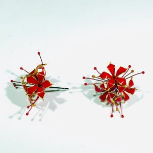 Rote Spinnen Lilie Ohrringe, Anime Blumen Ohrstecker, Gothic Harz Schmuck, dunkel ästhetisches Geschenk für Sie Bild 5