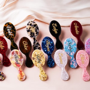 Pettine personalizzato con cuscinetto in fibra di acetato, mini spazzola per capelli incisa, strumento per lo styling tascabile, regalo per lei