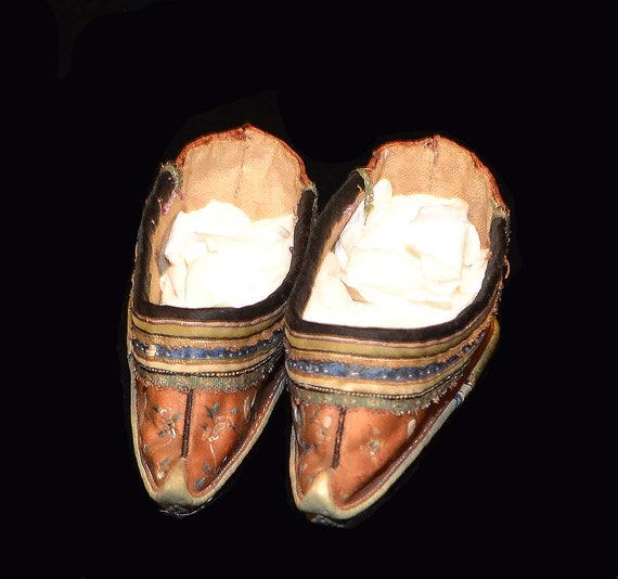 lotus shoes