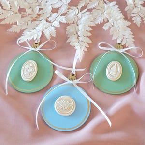 Bridgerton Inspired Jane Austen Regency Intaglio Bee Fern Floral Wax Seal Flat Wooden Painted Christmas Ornament with Ribbon