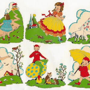 Puede incluir: Una colección de ilustraciones de estilo vintage con niños y escenas caprichosas. Una imagen muestra a una niña con un vestido amarillo, otra a una niña con un bastón y ovejas, y una tercera a un niño con un paraguas. Otras imágenes incluyen a un niño con un cubo y a una niña con una cesta.