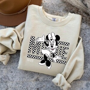 Camiseta de Mickey y Minnie, camiseta de pareja de Disney, camiseta de regalo de Disney, camiseta a juego de Disney, camiseta vintage a cuadros de Mickey y Minnie Mouse 625 imagen 2