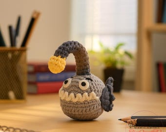 Süßer Angler Fisch Häkelanleitung - Amigurumi PDF Anleitung für handgemachte Liebhaber, Schreibtisch Dekor, einfach DIY Meerestier Plüschtier