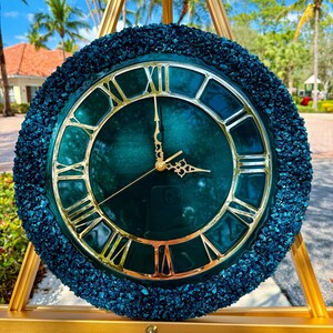 Teal Resin Wall Clock 16 Inch, Gold Roman Numerals, Handmade Statement Piece Bild 7