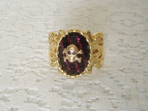 Skull And Crossbones Ring gothic jewelry skull jewelry halloween jewelry pirate ring day of the dead gothic ring halloween ring goth ring